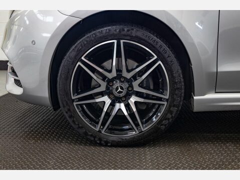 Mercedes-Benz V Class 2.0 V220d AMG Line G-Tronic+ Euro 6 (s/s) 5dr XLWB 9