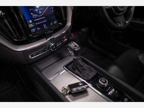 Volvo XC60 2.0 D5 PowerPulse Inscription Pro Auto AWD Euro 6 (s/s) 5dr 57