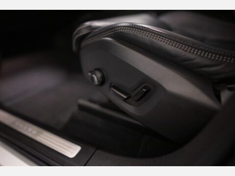 Volvo XC60 2.0 D5 PowerPulse Inscription Pro Auto AWD Euro 6 (s/s) 5dr 56