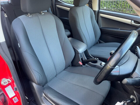 Isuzu D-Max 2.5 TD Fury Pickup 4dr Diesel Manual 4x4 (192 g/km, 161 bhp) 8