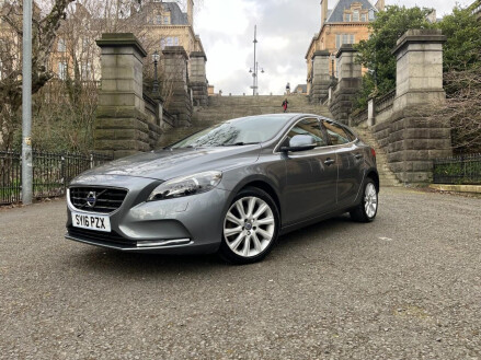 Volvo V40 2.0 D2 SE Lux Hatchback 5dr Diesel Manual Euro 6 (s/s) (120 ps)