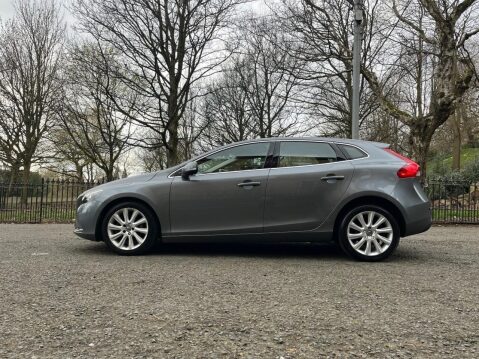 Volvo V40 2.0 D2 SE Lux Hatchback 5dr Diesel Manual Euro 6 (s/s) (120 ps) 2