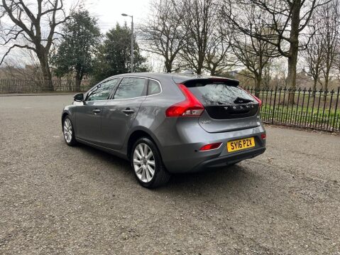 Volvo V40 2.0 D2 SE Lux Hatchback 5dr Diesel Manual Euro 6 (s/s) (120 ps) 3