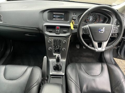 Volvo V40 2.0 D2 SE Lux Hatchback 5dr Diesel Manual Euro 6 (s/s) (120 ps) 8