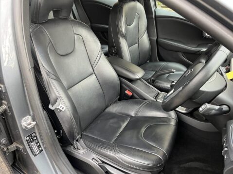 Volvo V40 2.0 D2 SE Lux Hatchback 5dr Diesel Manual Euro 6 (s/s) (120 ps) 10