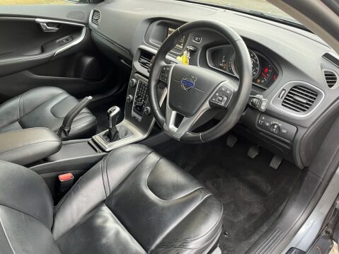 Volvo V40 2.0 D2 SE Lux Hatchback 5dr Diesel Manual Euro 6 (s/s) (120 ps) 12