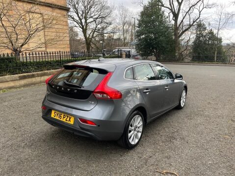 Volvo V40 2.0 D2 SE Lux Hatchback 5dr Diesel Manual Euro 6 (s/s) (120 ps) 35