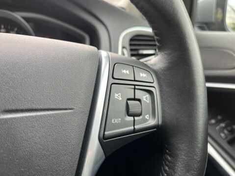 Volvo V40 2.0 D2 SE Lux Hatchback 5dr Diesel Manual Euro 6 (s/s) (120 ps) 36