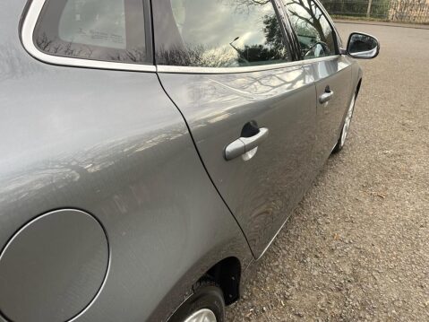 Volvo V40 2.0 D2 SE Lux Hatchback 5dr Diesel Manual Euro 6 (s/s) (120 ps) 41