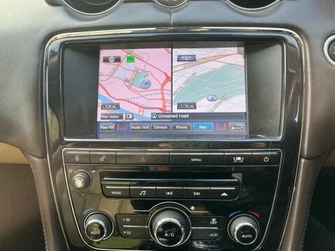 Jaguar XJ 3.0d V6 Premium Luxury Auto Euro 5 (s/s) 4dr 13