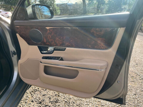 Jaguar XJ 3.0d V6 Premium Luxury Auto Euro 5 (s/s) 4dr 48