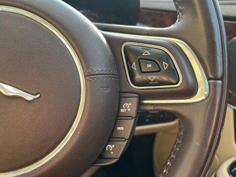 Jaguar XJ 3.0d V6 Premium Luxury Auto Euro 5 (s/s) 4dr 56