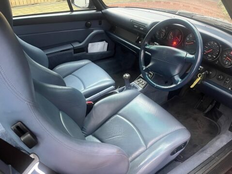 Porsche 911 3.6 CARRERA 2d 268 BHP LOW MILEAGE 993 COUPE MANUAL 37