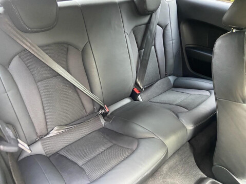 Audi A1 1.6 TDI S line Style Edition Euro 5 (s/s) 3dr 9