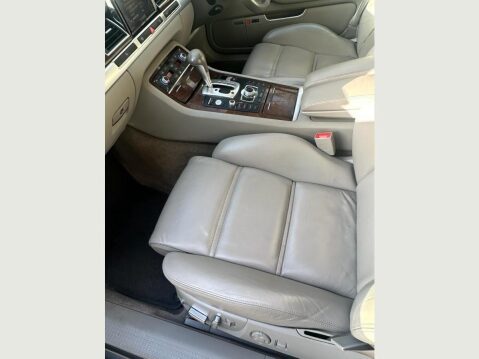 Audi A8 3.0 TDI Sport quattro 4dr 9