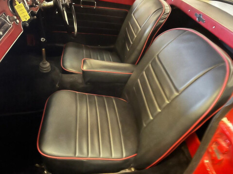 MG MGA 8