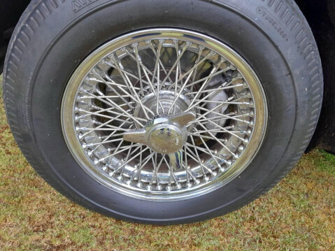 Aston Martin DB6 4.0 2d 282 BHP 8