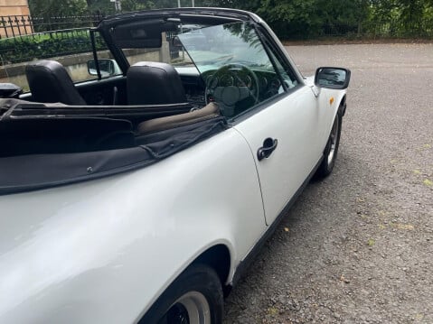 Porsche 911 3.0 CABRIOLET 2d 204 BHP 37