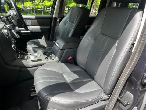 Land Rover Discovery 3.0 SD V6 Graphite Auto 4WD Euro 6 (s/s) 5dr 31