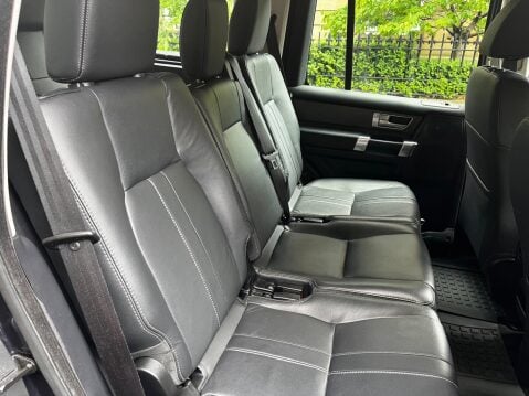 Land Rover Discovery 3.0 SD V6 Graphite Auto 4WD Euro 6 (s/s) 5dr 42