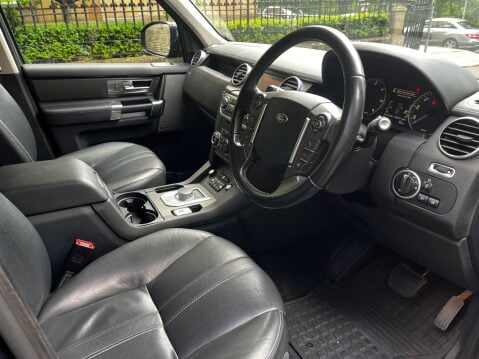 Land Rover Discovery 3.0 SD V6 Graphite Auto 4WD Euro 6 (s/s) 5dr 44