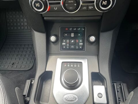 Land Rover Discovery 3.0 SD V6 Graphite Auto 4WD Euro 6 (s/s) 5dr 50