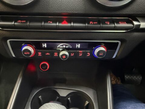 Audi A3 2.0 TDI S line S Tronic Euro 5 (s/s) 4dr 28