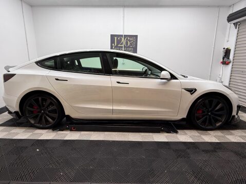 Tesla Model 3 (Dual Motor) Performance Auto 4WDE 4dr (Performance Upgrade) 5