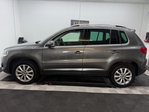 Volkswagen Tiguan 2.0 TDI BlueMotion Tech Match DSG 4WD Euro 5 (s/s) 5dr 4