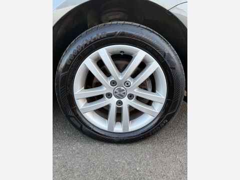 Volkswagen Touran 1.6 TDI SE Euro 5 5dr 12