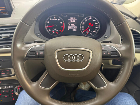 Audi Q3 2.0 TFSI SE S Tronic quattro Euro 5 (s/s) 5dr 4