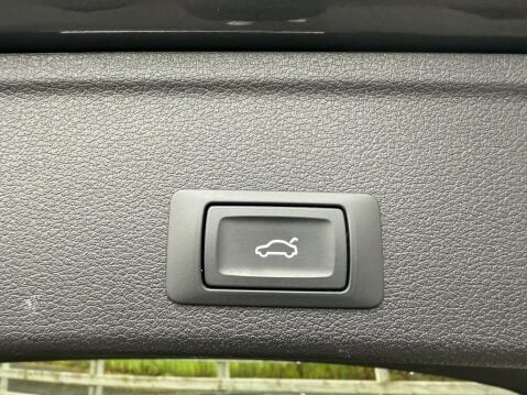 Audi A4 2.0 TDI S line Euro 6 (s/s) 5dr 29