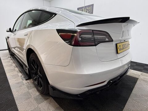 Tesla Model 3 Standard Range Plus Auto RWD 4dr 3