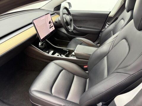 Tesla Model 3 Standard Range Plus Auto RWD 4dr 18