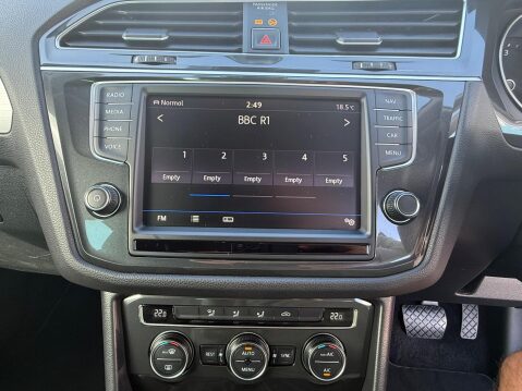 Volkswagen Tiguan 2.0 TDI BlueMotion Tech SE Navigation DSG 4Motion Euro 6 (s/s) 5dr 25