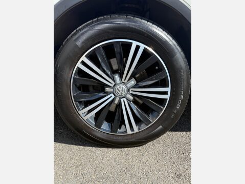 Volkswagen Tiguan 2.0 TDI BlueMotion Tech SE Navigation DSG 4Motion Euro 6 (s/s) 5dr 23