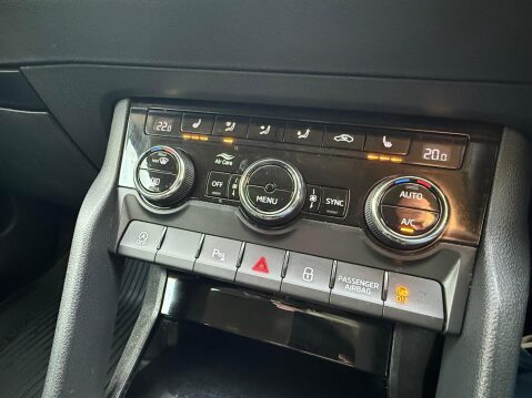 Skoda Karoq 1.6 TDI SE L Euro 6 (s/s) 5dr 27