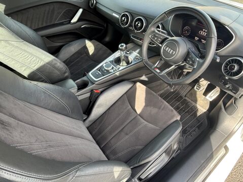 Audi TT 2.0 TFSI S line Euro 6 (s/s) 3dr 13
