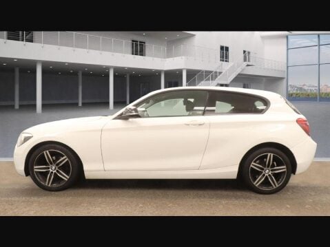 BMW 1 Series 1.6 114i Sport Euro 5 (s/s) 3dr 7