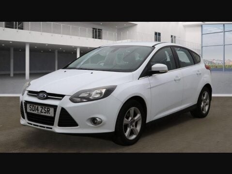Ford Focus 1.6 Zetec Navigator Euro 5 5dr 3