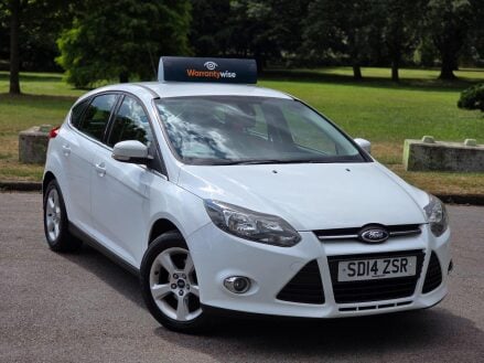 Ford Focus 1.6 Zetec Navigator Euro 5 5dr