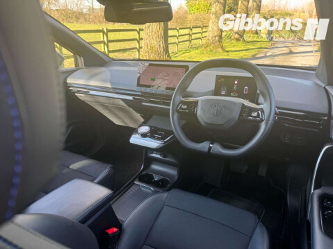 MG MG4 64kWh Trophy Long Range Auto 5dr 17