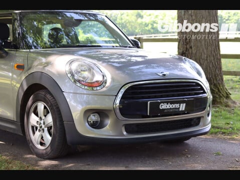 Mini Hatch 1.5 Cooper 3dr 4
