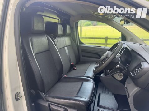 Vauxhall Vivaro 1.5 Vivaro 2900 Dynamic S/S 14
