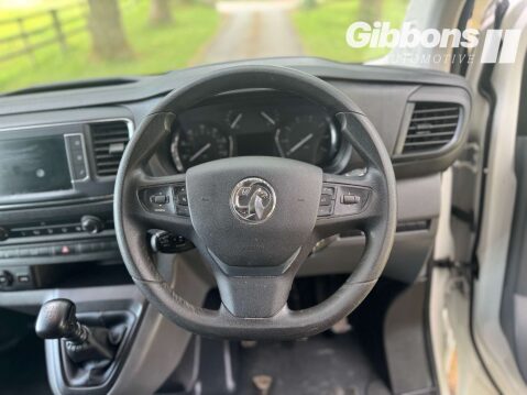 Vauxhall Vivaro 1.5 Vivaro 2900 Dynamic S/S 31