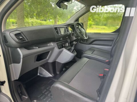 Vauxhall Vivaro 1.5 Vivaro 2900 Dynamic S/S 37