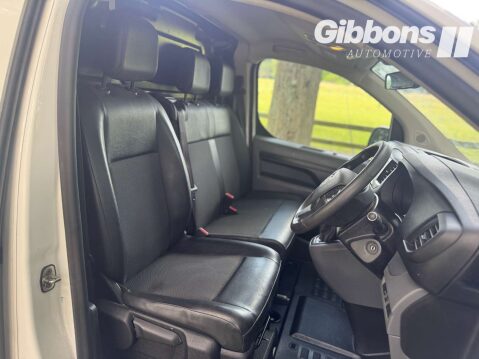 Vauxhall Vivaro 1.5 Vivaro 2900 Dynamic S/S 15