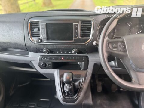 Vauxhall Vivaro 1.5 Vivaro 2900 Dynamic S/S 26
