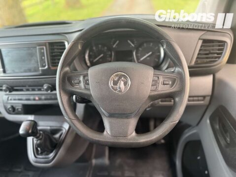 Vauxhall Vivaro 1.5 Vivaro 2900 Dynamic S/S 34