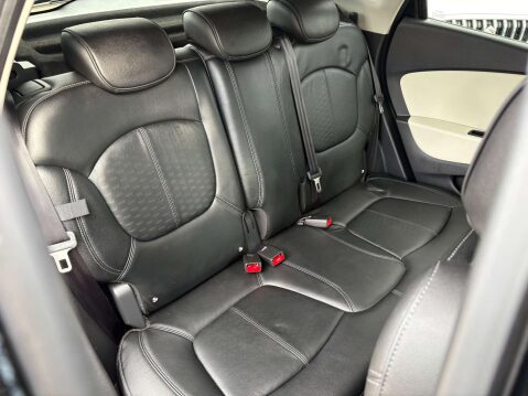 Renault Captur 1.5 Captur GT Line dCi 5dr 37